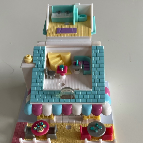 1993 Polly Pocket Pizzeria - Picture 2 of 8